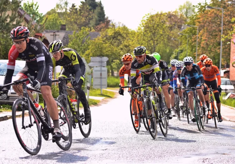 cycling-1555983_1920